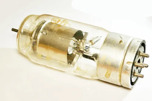 ТГИ-1Б тиратрон импульсный модуляторный ТГИ-1Б тиратрон импульсный модуляторный